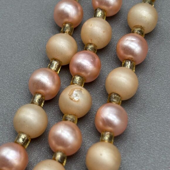 Vintage Japan 1950s Three Strand Glass Bead Necklace Orange Pink Pearl Plastic - Picture 10 of 12